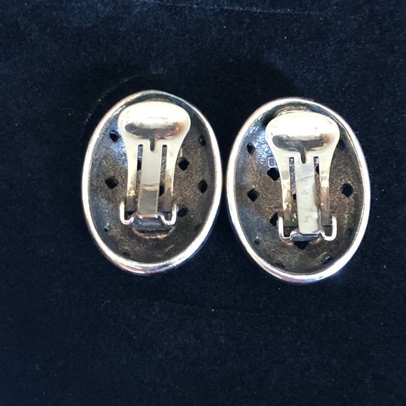 Ben-Amun Silver Clip on Earrings Vintage - Picture 2 of 3